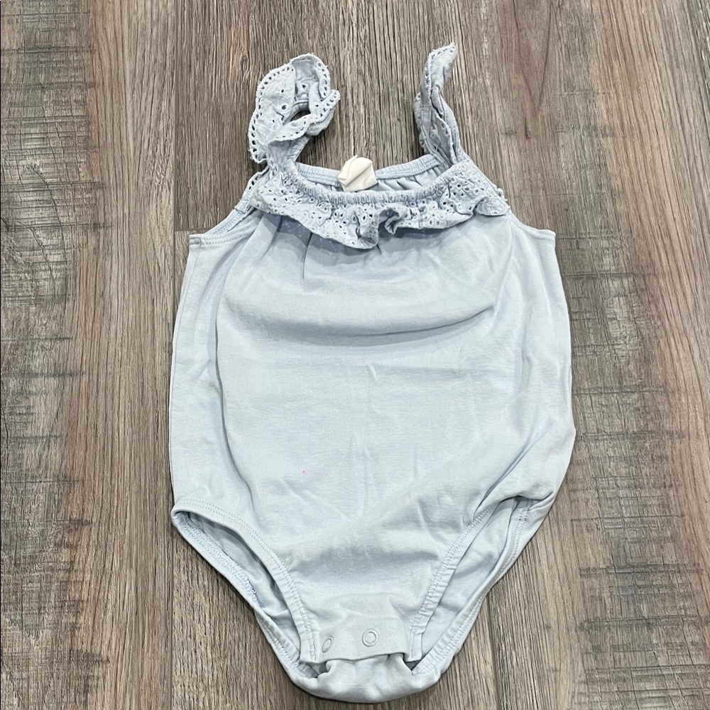 🦋5/10 H&M Bodysuit